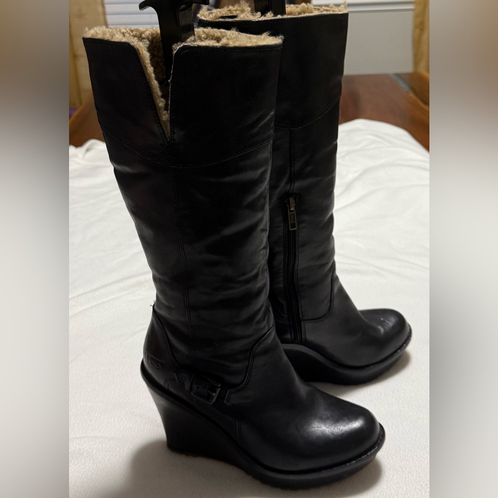Womens UGG boots sz 6